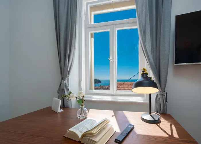 Summer Wind Apartment *