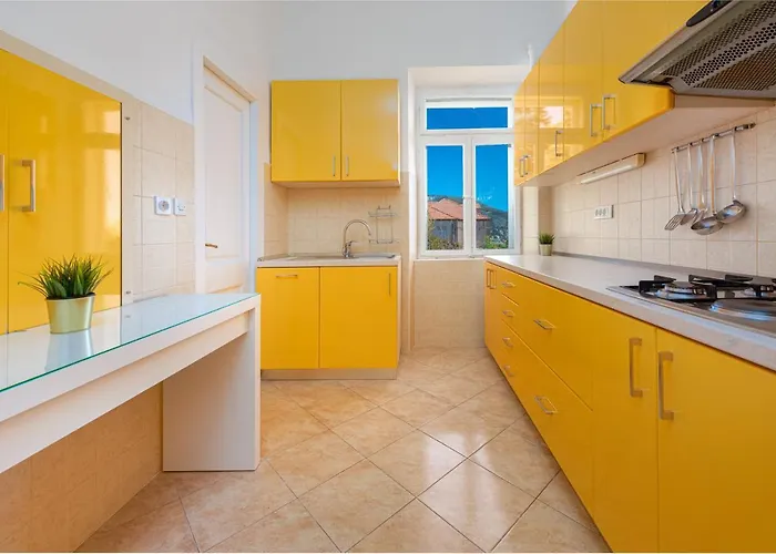 Summer Wind Apartment *